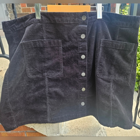 Penningtons Black Corduroy  Skirt - Picture 2 of 7